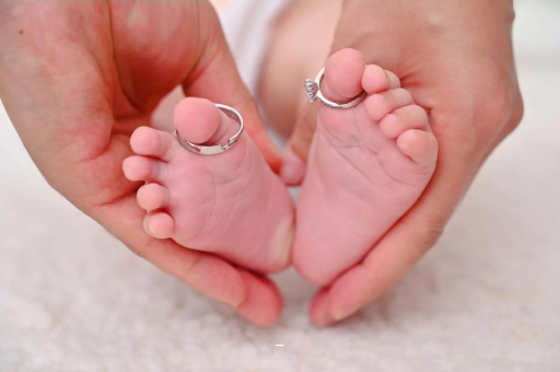 试管代怀生子合法吗宝宝脸上长黑点